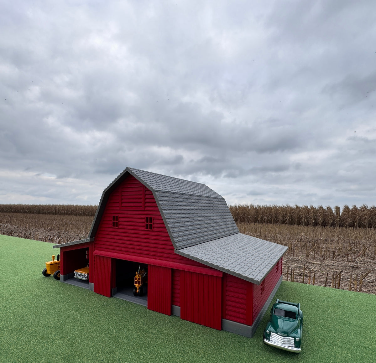1/64 Scale - Early 1900s Barn - Red 42' x 62' - Gray Roof - Made in USA